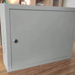 Seinakapp 2U (19" vertikaalne) laius 60cm kõrgus 60cm sügavus 14,5cm